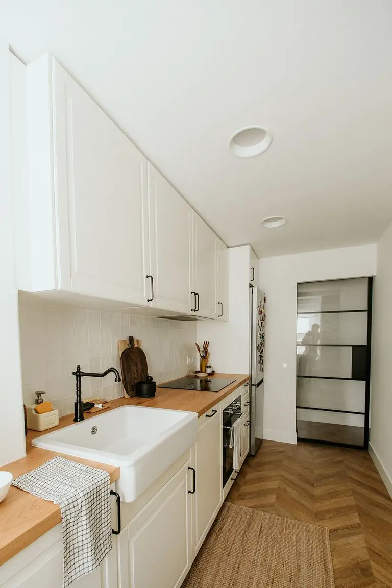 西班牙家庭公寓的工业风办公室设计-9