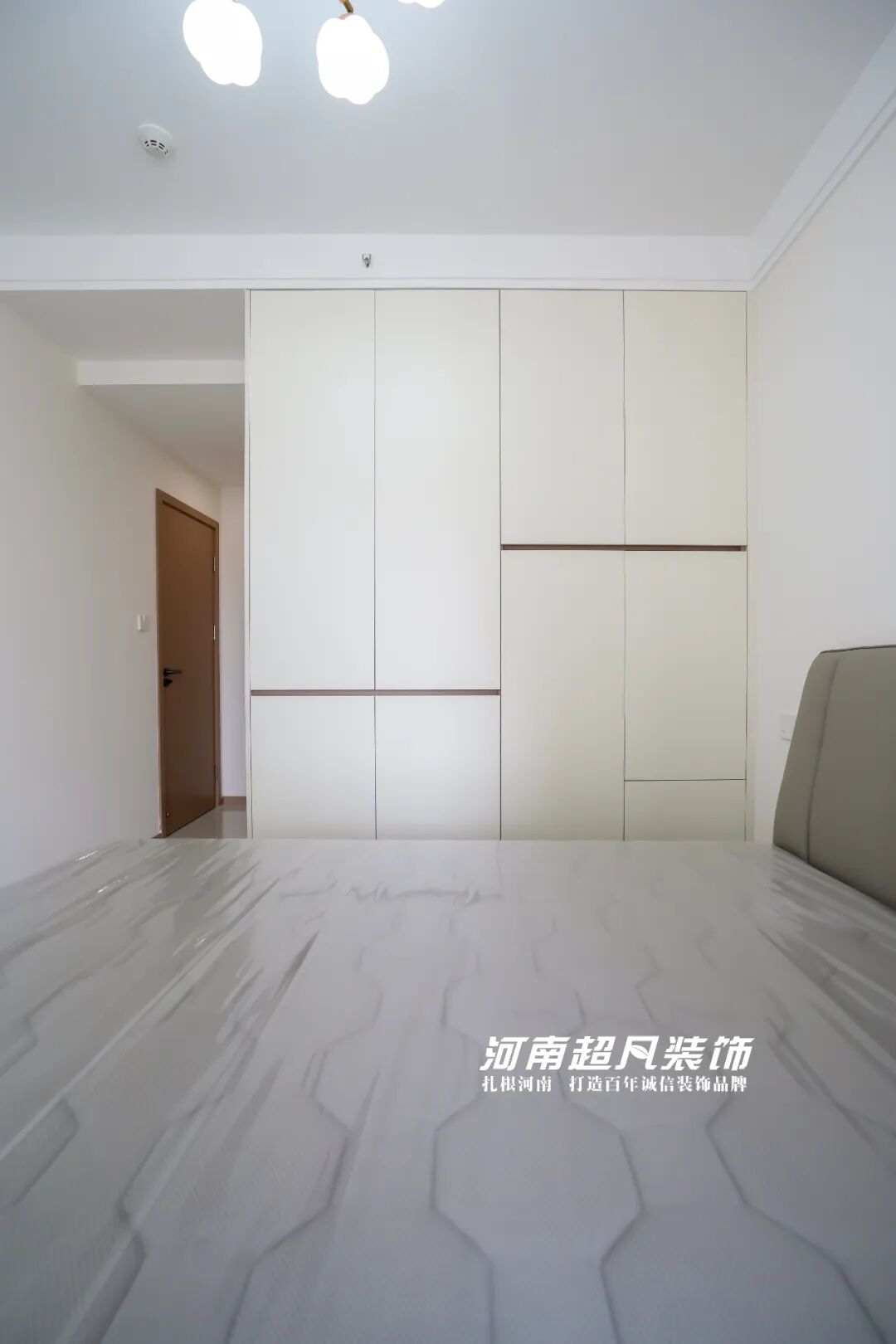 完工首发丨二七区名门橙邦·悦橙苑，124平现代风格，色彩纯粹简约大气-131