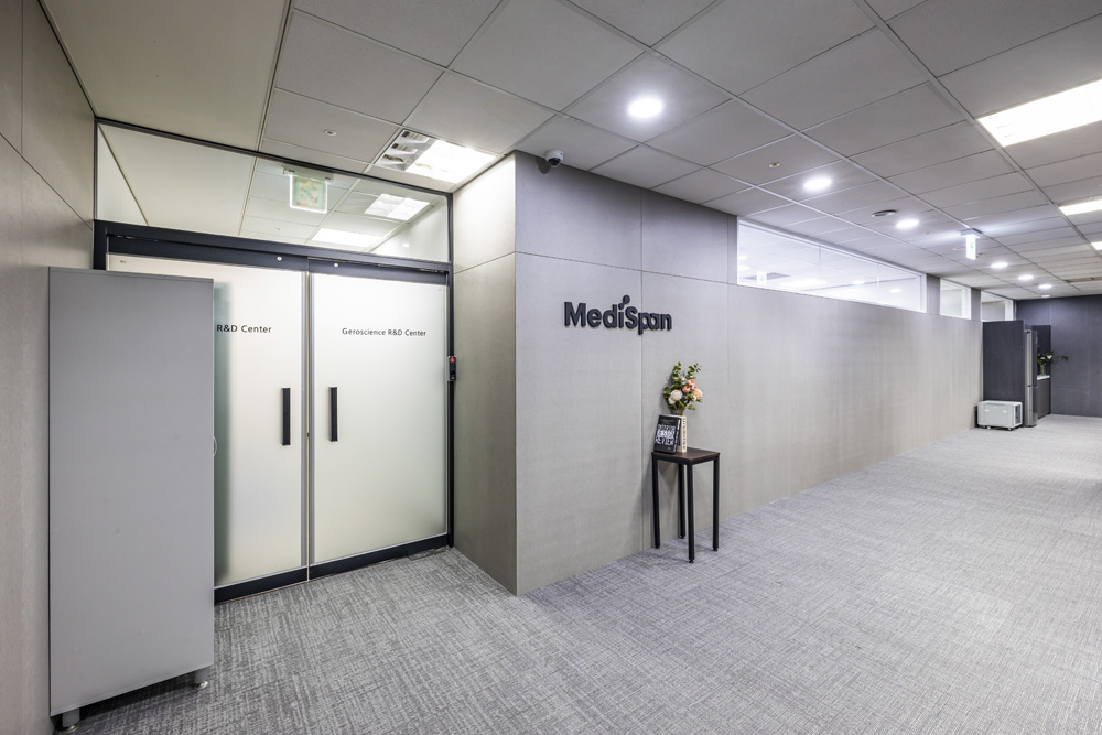 现代简约共享办公空间设计-2