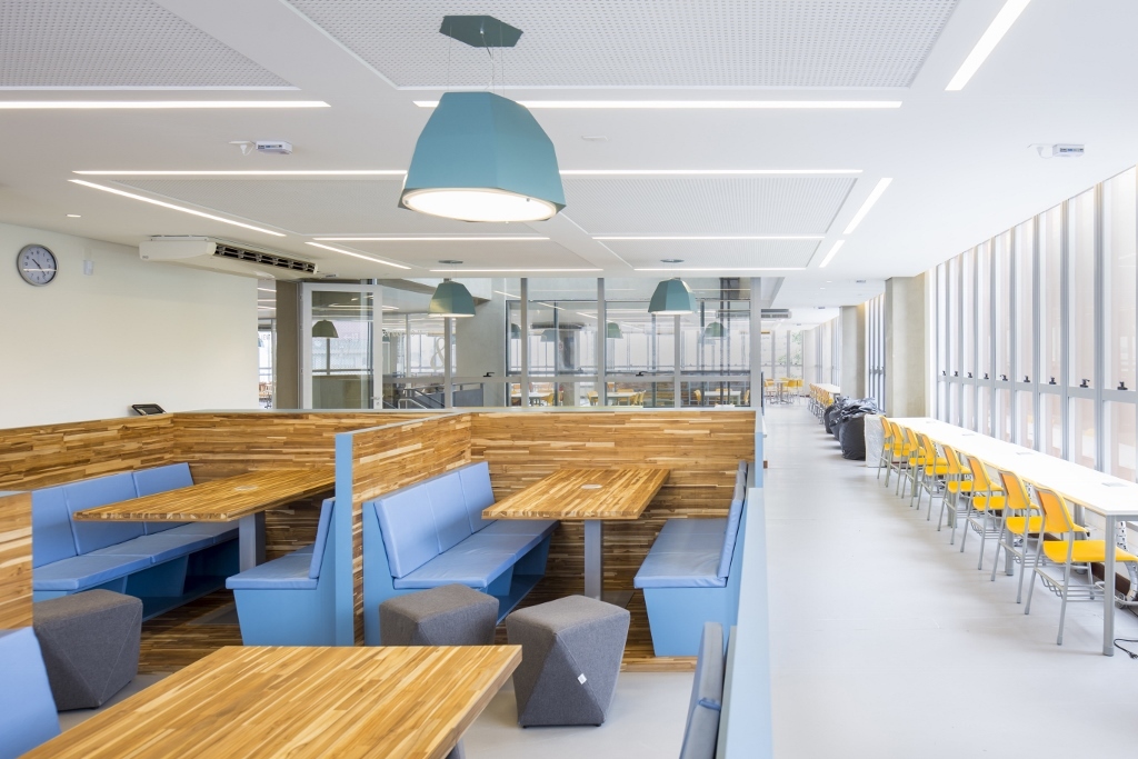 巴西 Bradesco 基金会学校 | 旧建筑新生命,垂直校园的绿色创新-71