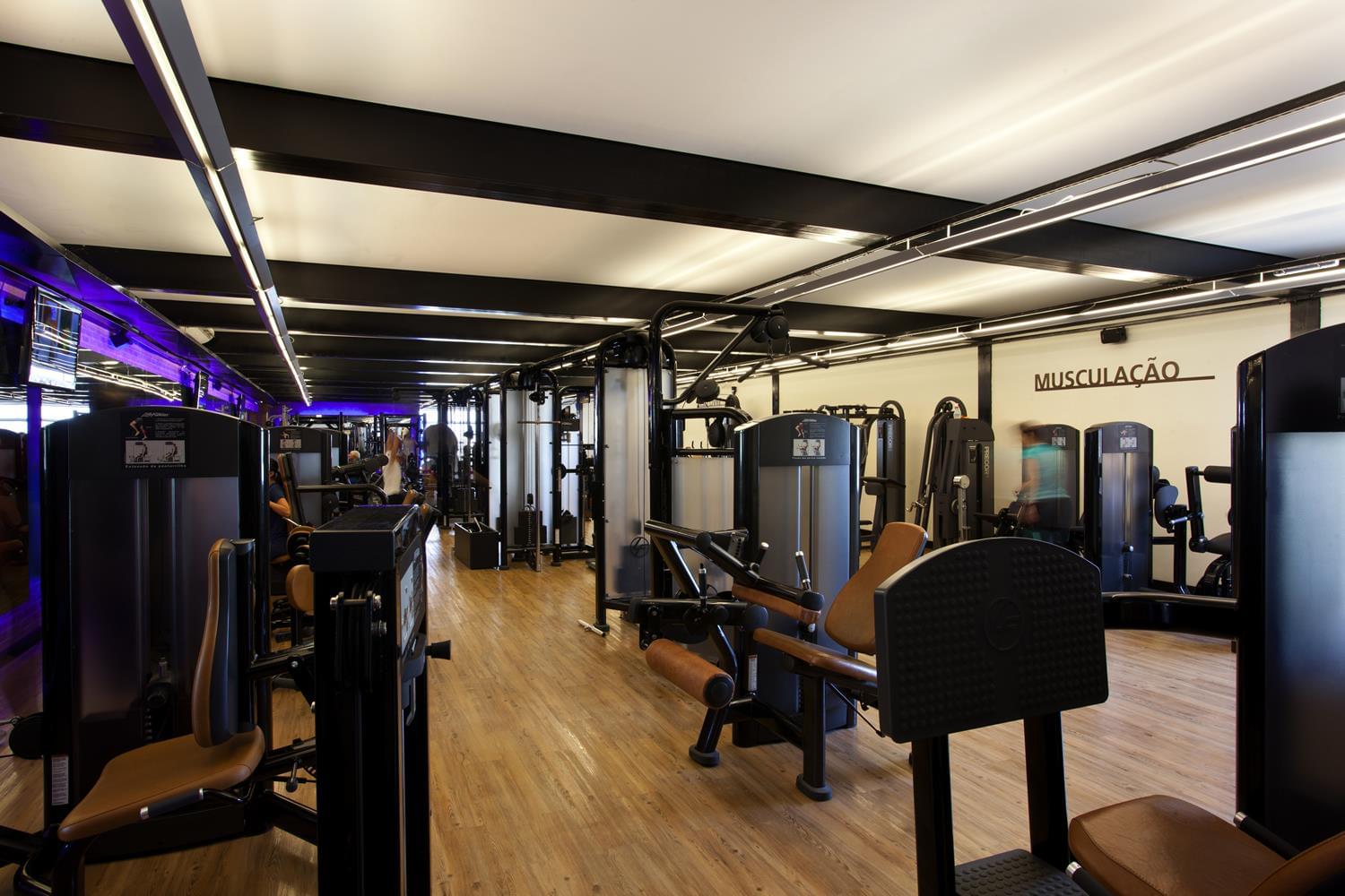 巴西圣卡埃塔诺学术中心 · Raquel Kabbani 的环保运动建筑-3