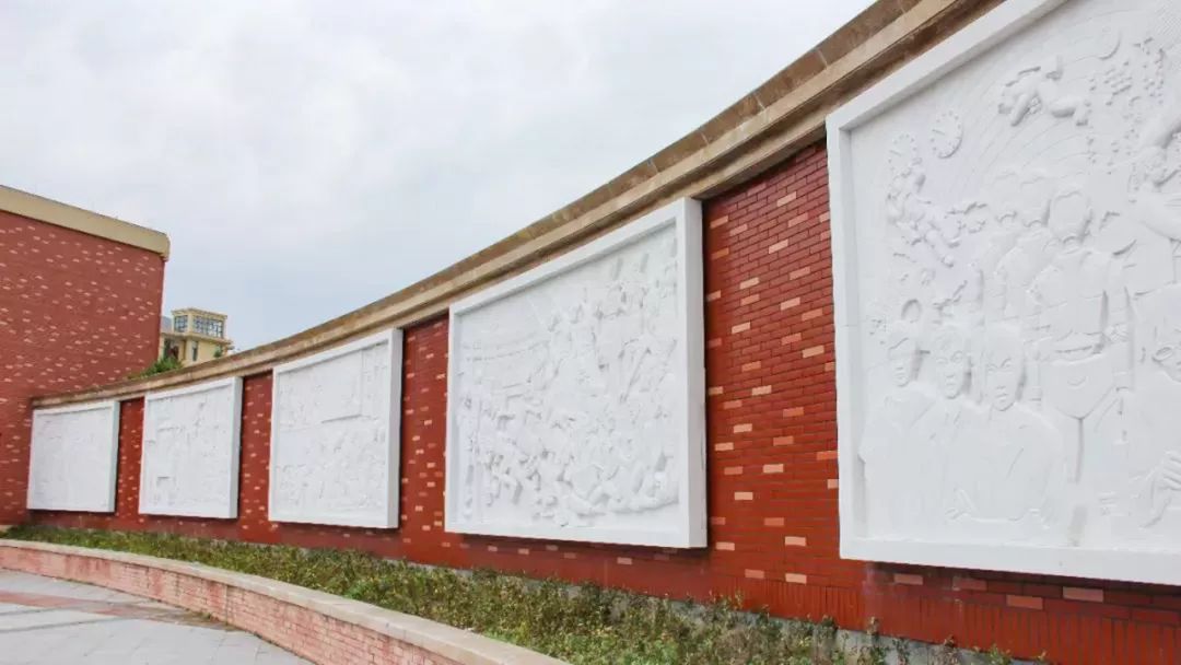 壁画系教师朱景华为浙江东阳二中设计校史文化墙-5
