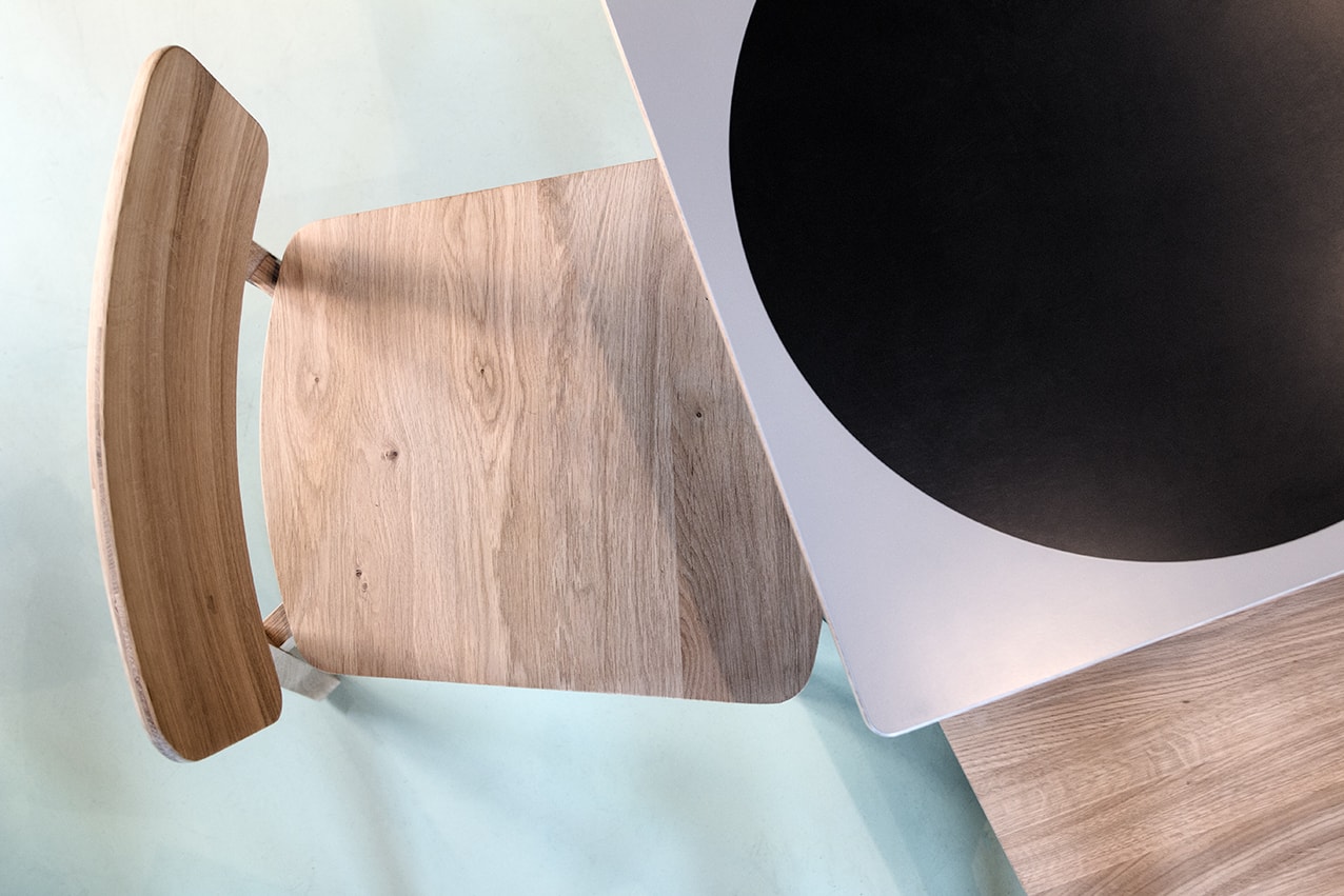 塞尔维亚 Autori Architects 设计现代水泥咖啡馆，色彩优雅展现别致空间-2