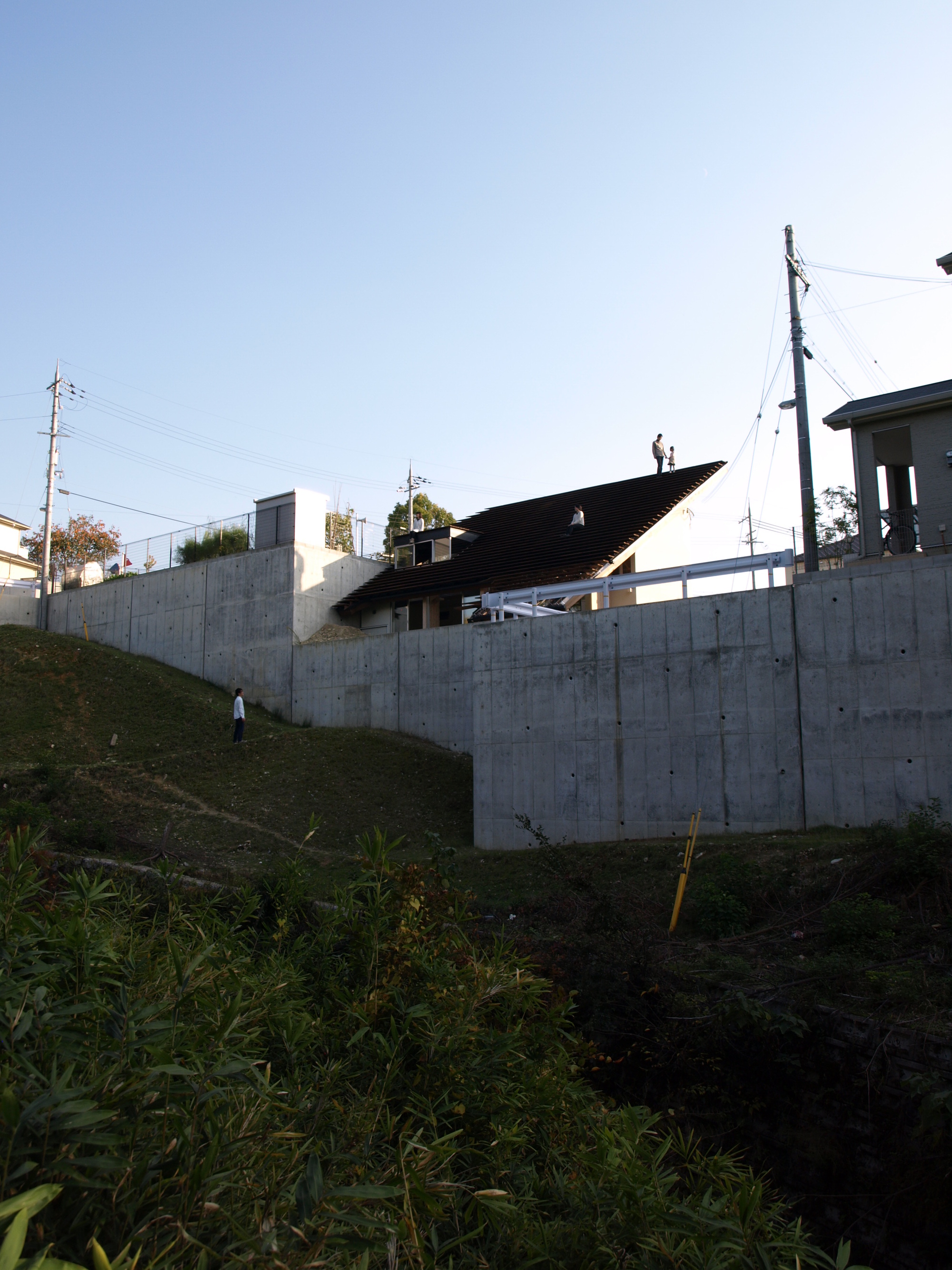 日本北面花房住宅 | 融合自然，阶梯式屋顶赏四季风光-21