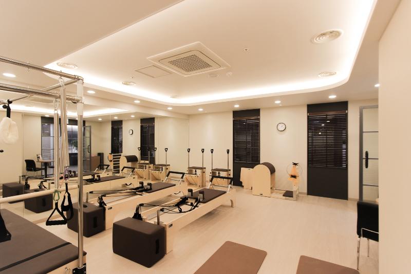 温馨简约，156 平米美式儿童瑜伽中心设计-2