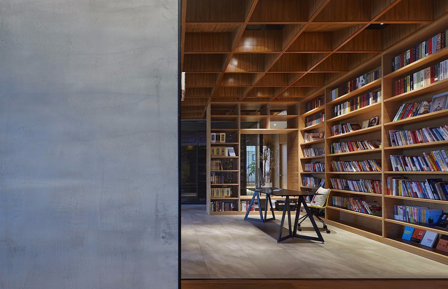 回归本质的图书馆式办公空间-17
