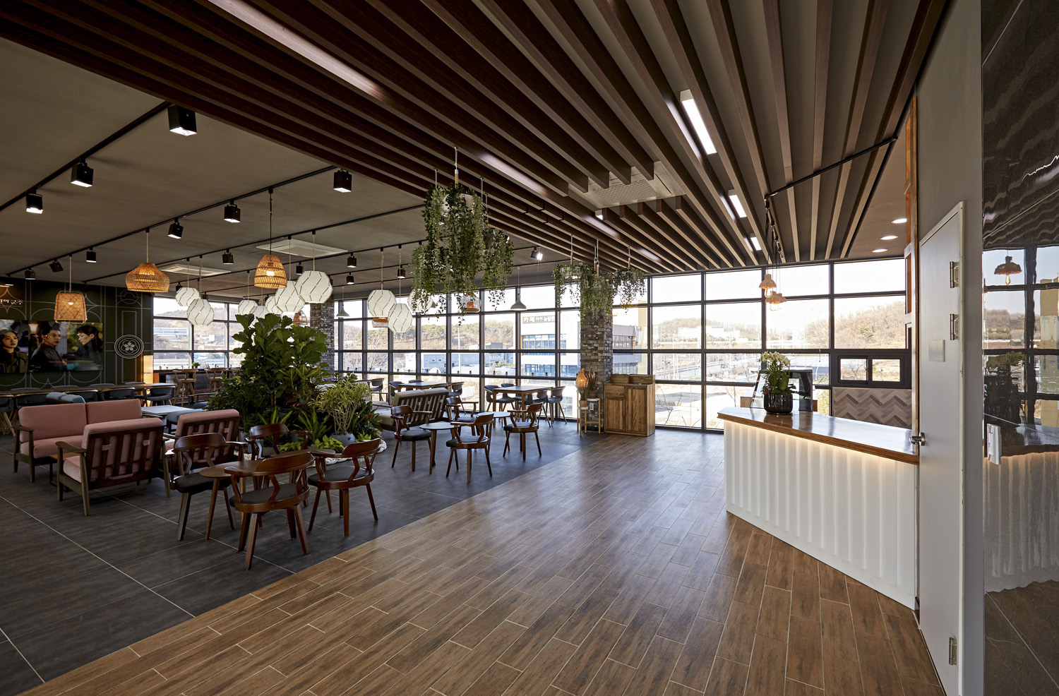 韩国 Osan 综合服务中心的青年咖啡馆设计-12