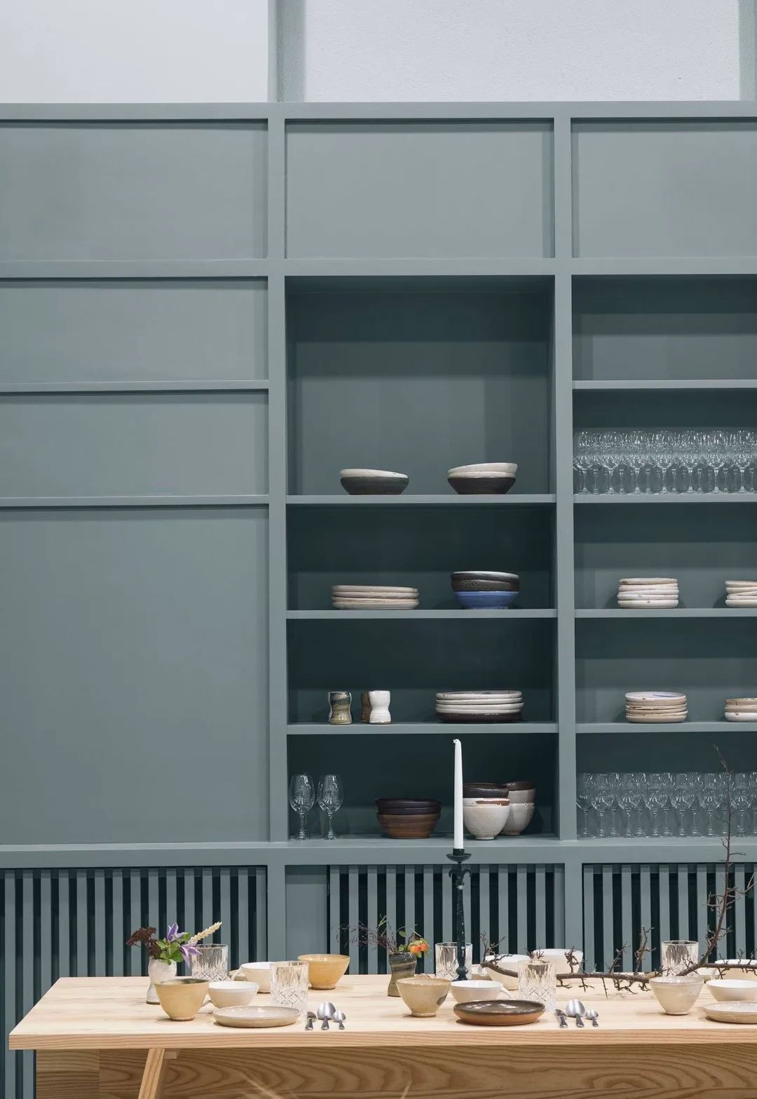 灰色调的美学魅力 | 极简与温情的和谐共生-107