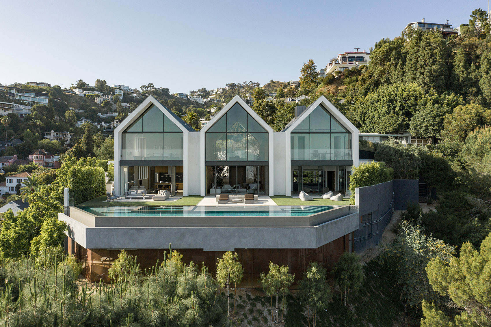 带有悬挑泳池的住宅，洛杉矶 / Standard Architecture-104