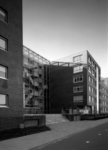 德西雷嫩，布雷达市布根奥松镇（注：Bergen op Zoom一般意译为布根奥松，它是荷兰北布拉班特省的一个市镇；由于De Sirenen可能是特定的地点、建筑等名称，缺乏更多背景下只能音译为德西雷嫩 ） 丨荷兰-11