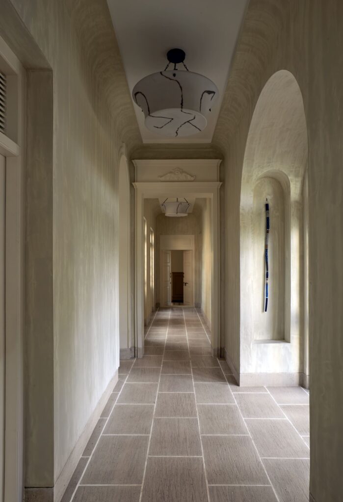 鸡蛋花庄园

注：Frangipani常见指鸡蛋花 ，Estate有庄园、地产等意思，结合语境这里翻译为鸡蛋花庄园较为合适 丨FADD Studio-17