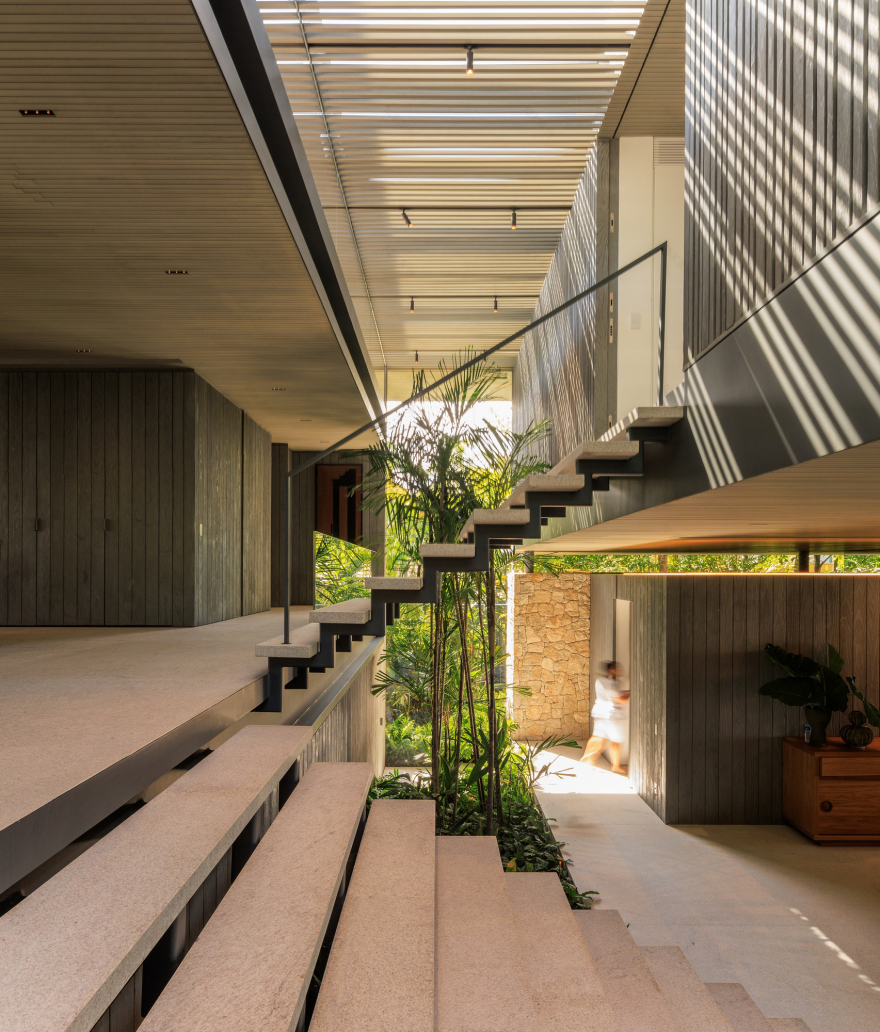 若JO是名字的缩写或者特定名称等保持原样:JO住所
若JO没有特殊意义,可意译为:住宅JO (不过这种说法一般是基于JO有特定指代前提,不然与住宅语义搭配会稍显突兀,最推荐情况一是JO有特定含义时的翻译) 丨巴西圣保罗-54