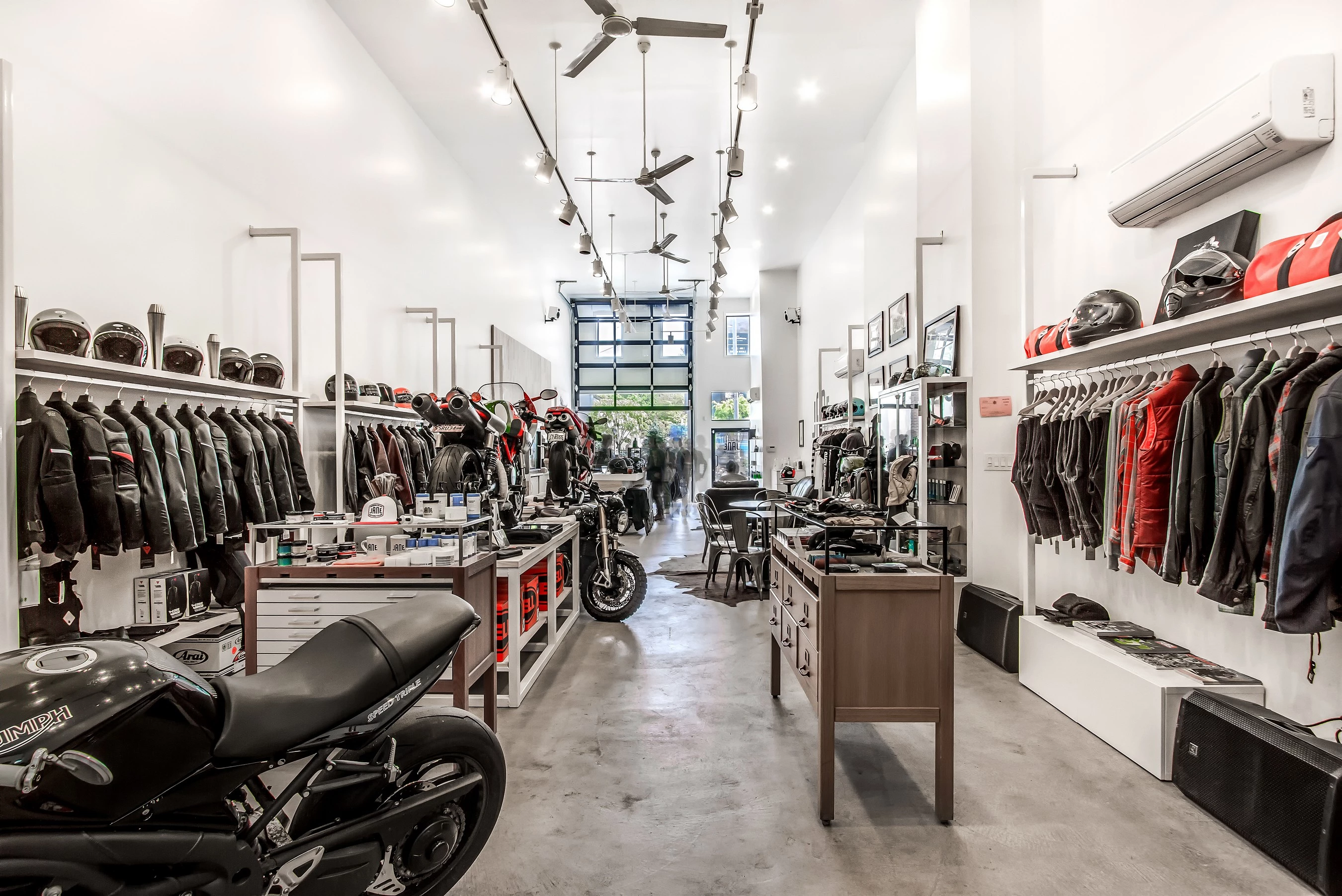 Jane Motorcycles 概念店-12