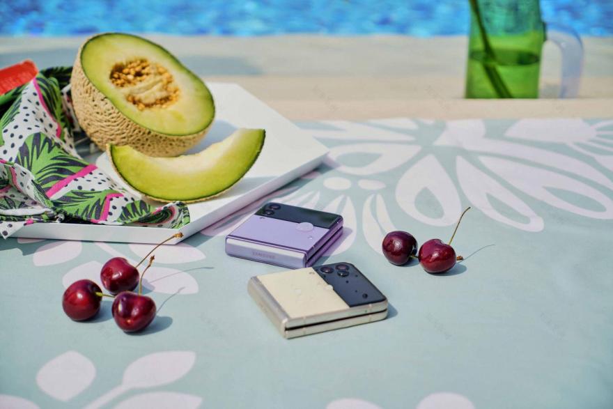 三星 Z 系列折叠手机,引领手机设计新潮流-13