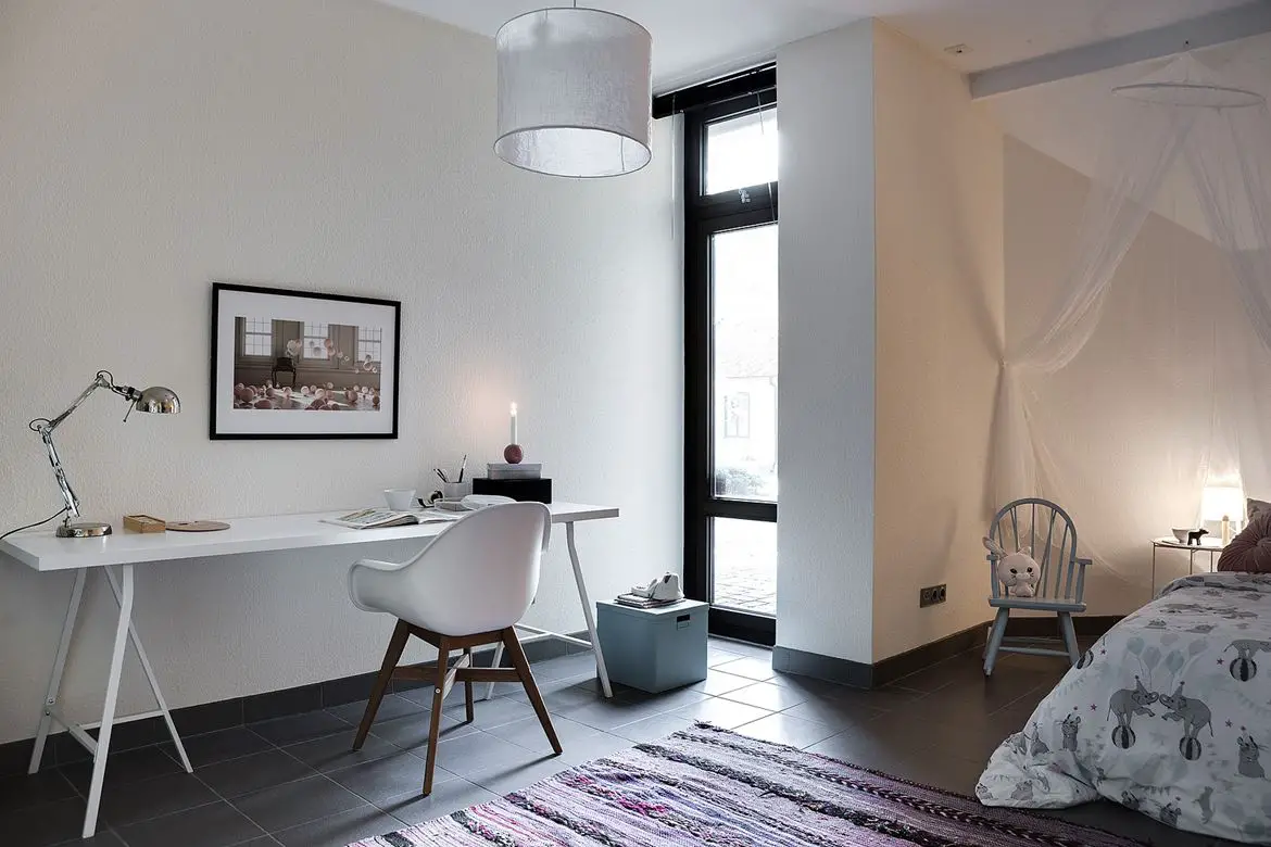 瑞典现代玻璃屋，室内外边界消融，尽享四季美景-15