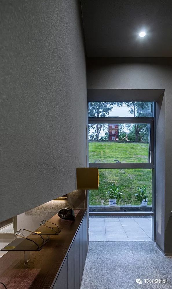 用玻璃与黄铜贯穿空间·北京阿目眼镜店铺-32