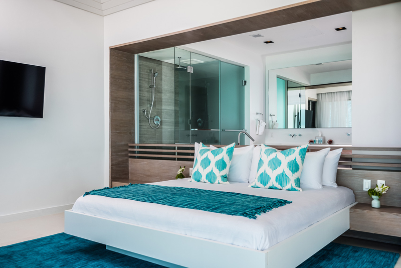 Luxury oceanfront home Villa Helios created by Long Bay Beach Club to complement turquoise views 长湾泳滩俱乐部建造豪华海滨别墅Helios以补充绿松石景观-8