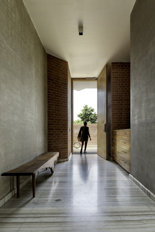 印度紧密家庭共享生活砖房设计-26