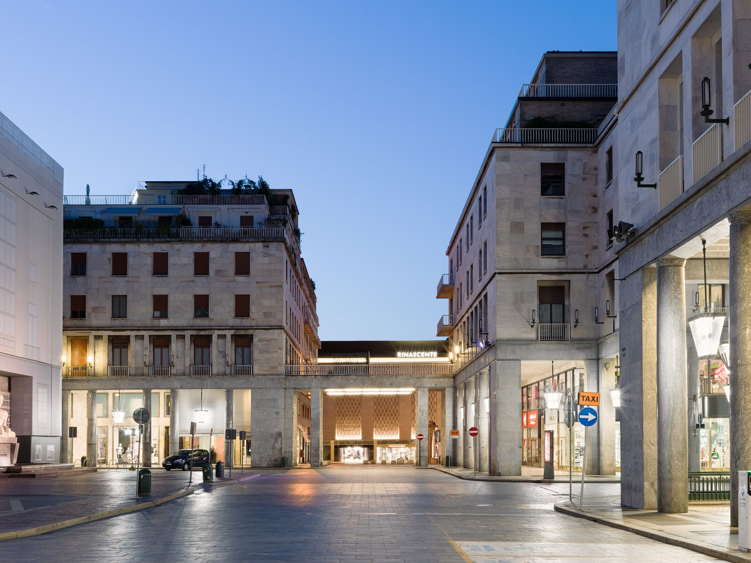 重塑 La Rinascente 总部,展现意大利建筑风格-27