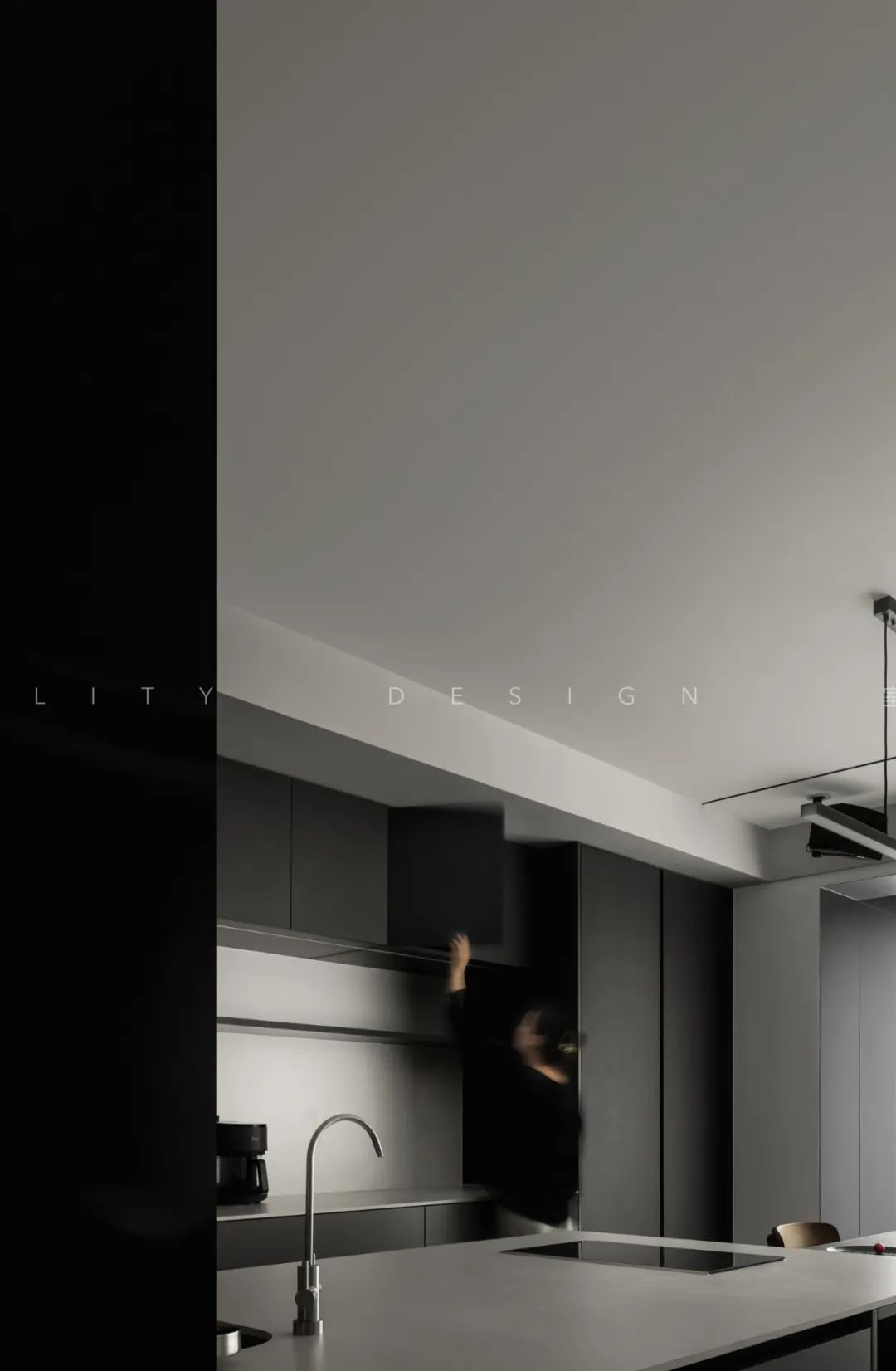 暗色调现代家居,尽享太湖美景丨中国苏州丨室研设计-48