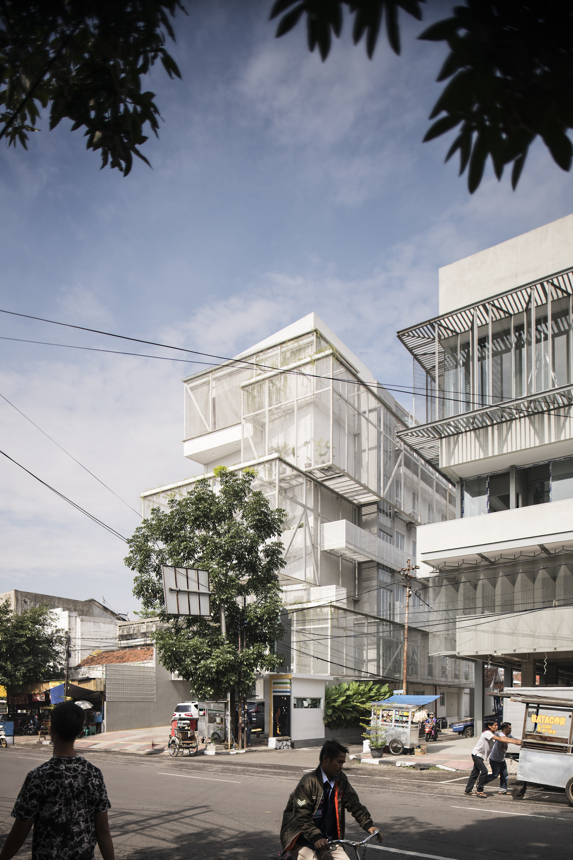 Lenora Hotel / RDMA-10