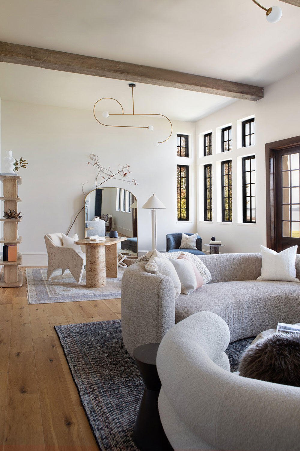 加州湖畔优雅别墅，工业风格与自然风光完美融合-14