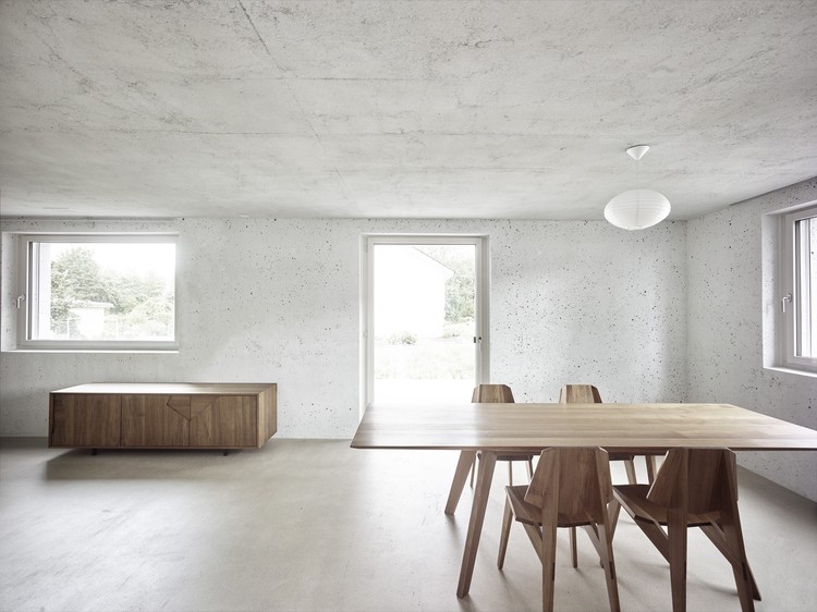 瑞士 Rümlang 保温混凝土独栋住宅-4