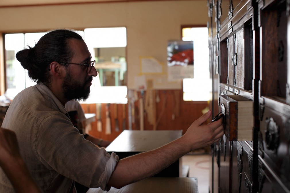 藤里木工×ロン・ジラッド岩谷堂箪笥开发项目丨日本岩手丨藤里木工,ロン・ジラッド,田渕智也-18