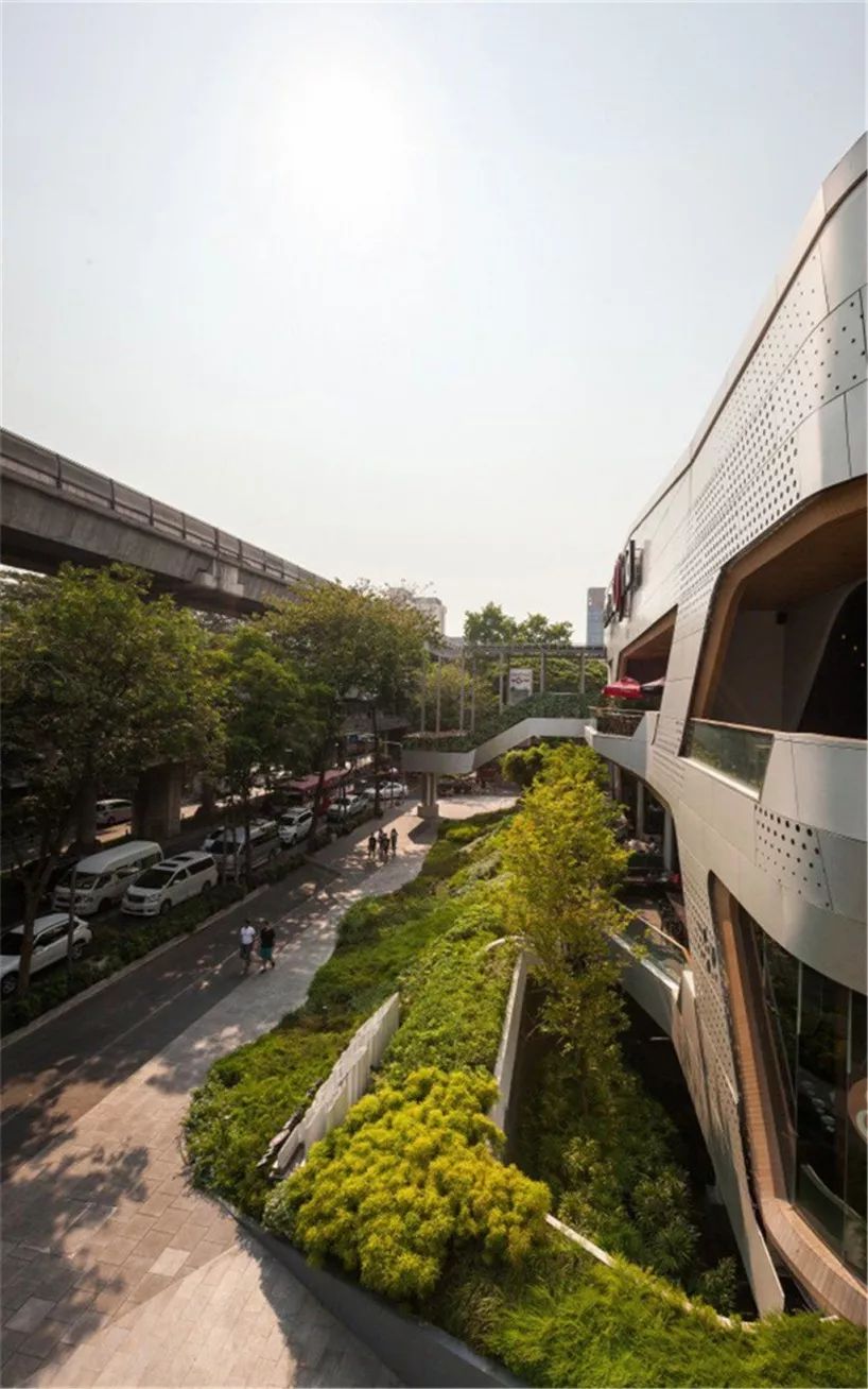 中央世界商业中心 | 露天餐饮激活曼谷街道-18