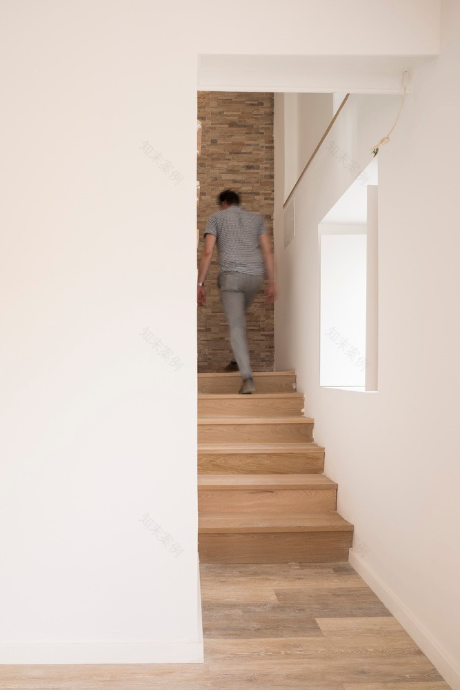 葡萄牙拉戈达帕兹纯白别墅-36