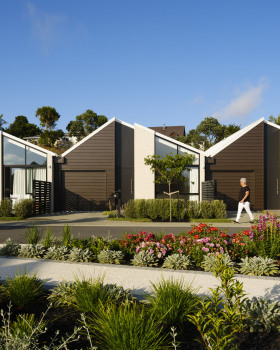 Metlifecare Gulf Rise Retirement Homes  / Warren and Mahoney