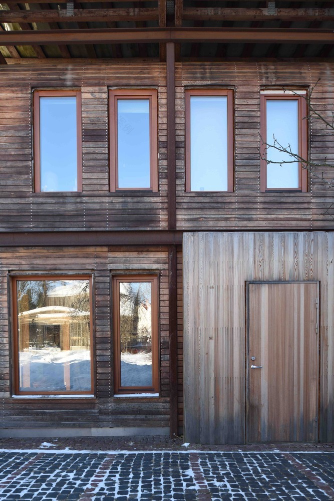 莫斯科魅力暗木小屋,玻璃墙环绕的全年宜居亭子-23