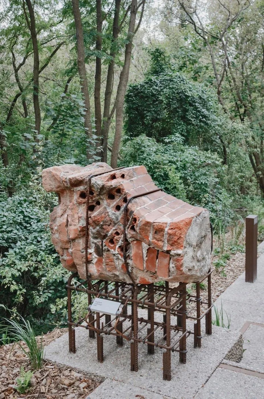 华沙起义丘公园丨波兰丨archigrest与topoScape设计工作室-10