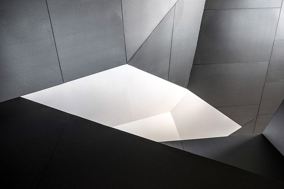 意大利古堡图书馆,现代与历史的完美融合-15