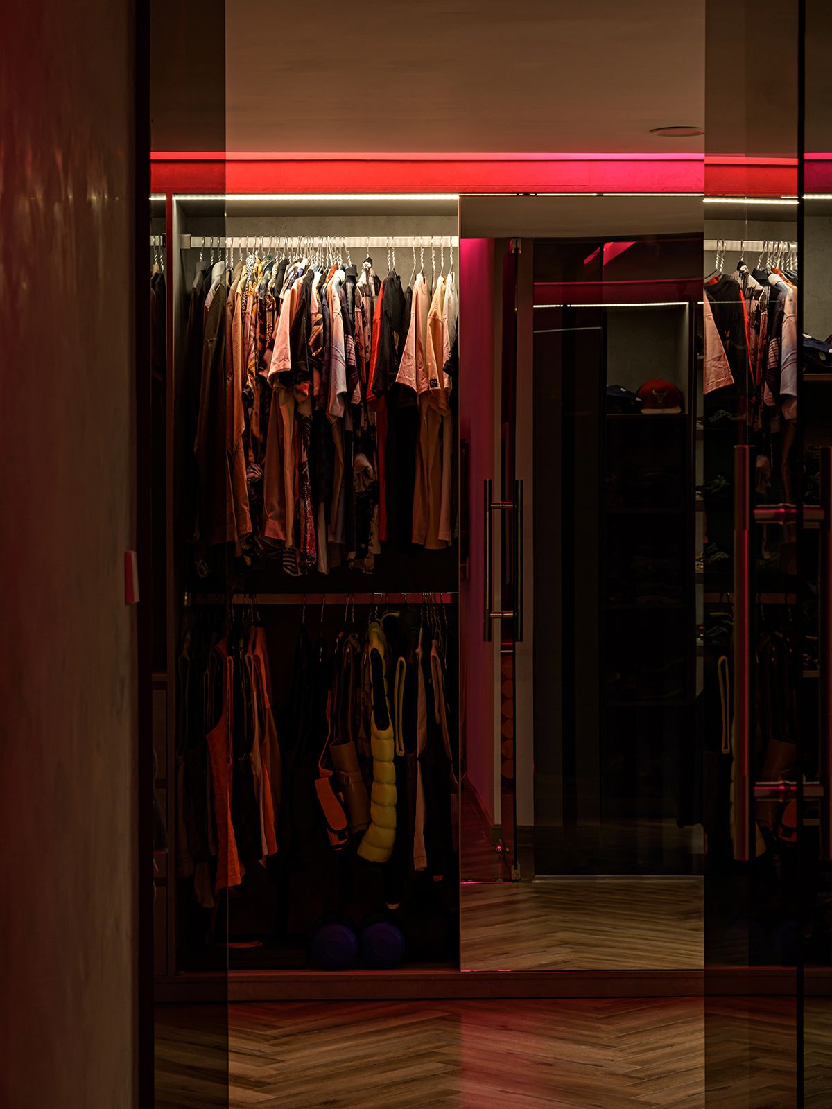 140m2 公寓蜕变为现代艺术家的独特空间-14