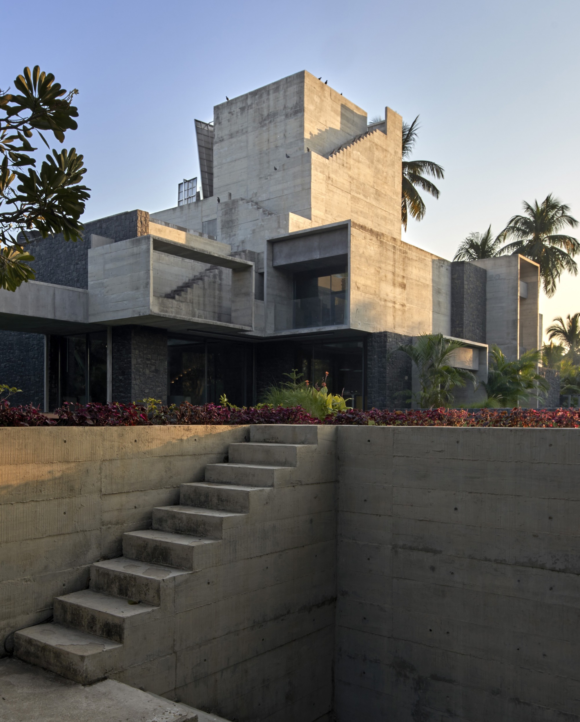 通向海景房的 150 级台阶丨印度丨Matharoo Associates-40