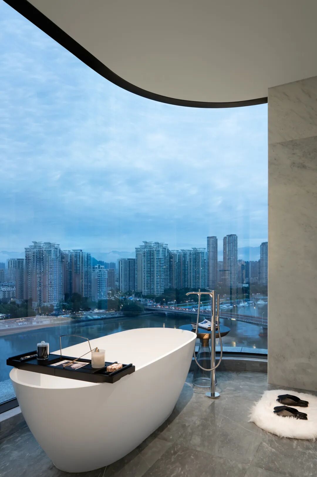 栋三尺设计|依山望江，空间中的精神秩序——现代奢居的仪式与尺度-71