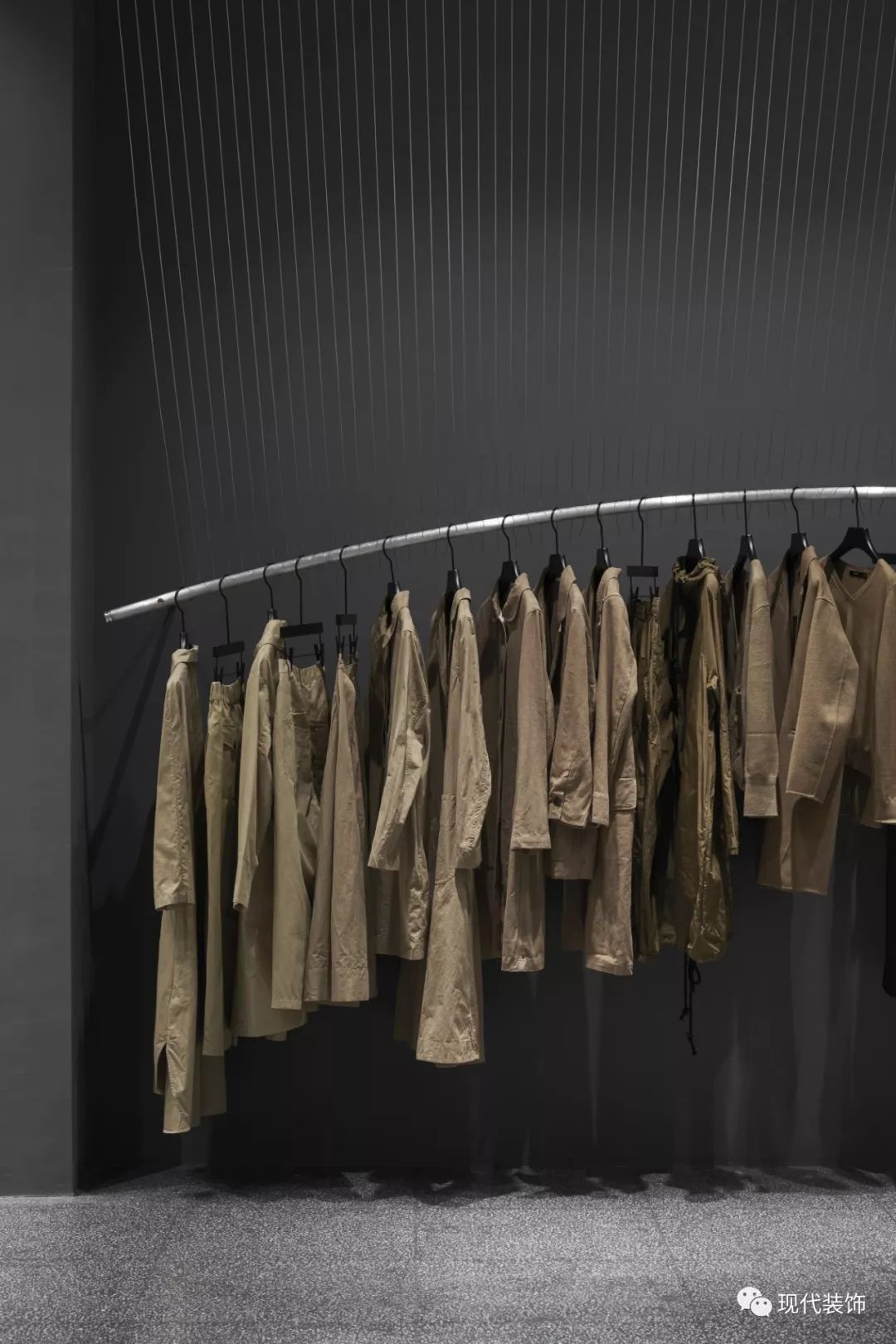 叶梹室内设计 | 充满现代感与未来感的服装体验店！-26