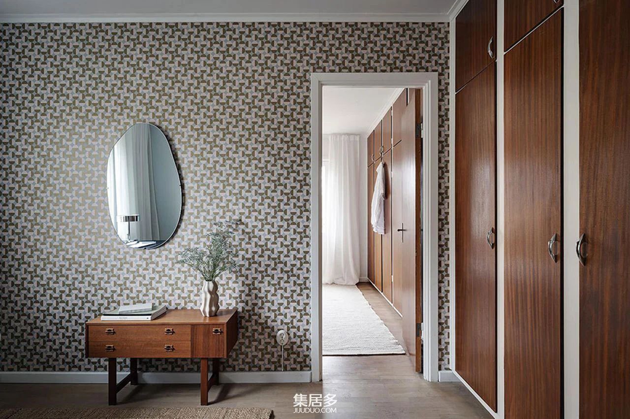 瑞典小屋复古壁纸与木墙设计-23