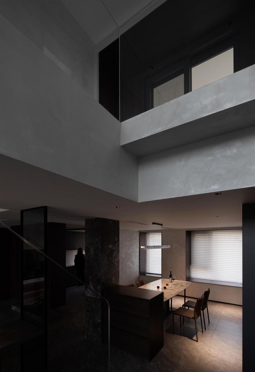 黑武士酷黑风格复式设计-23