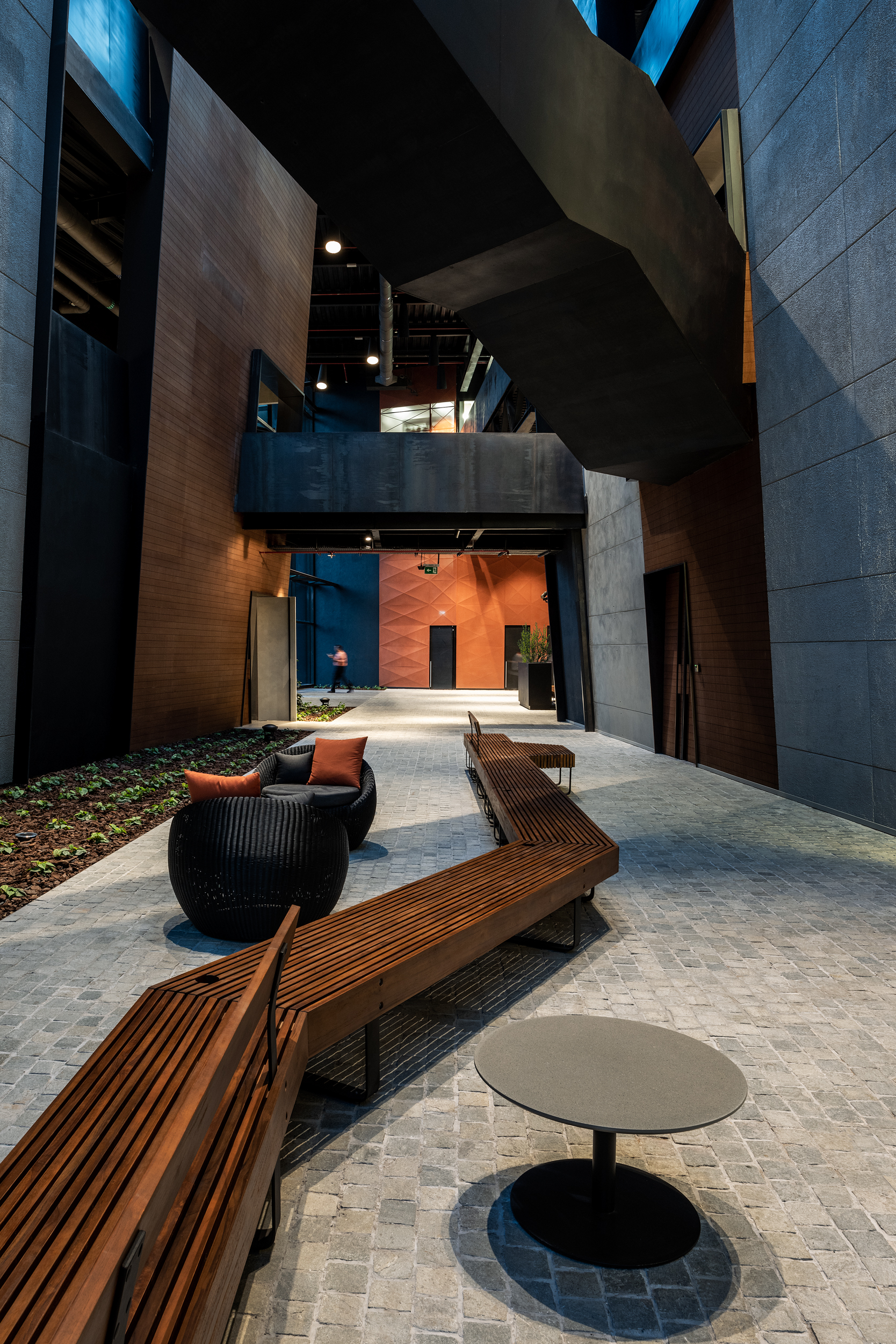 迪拜硅谷 Axiom Telecom 总部——绿色科技与人文融合之作-31