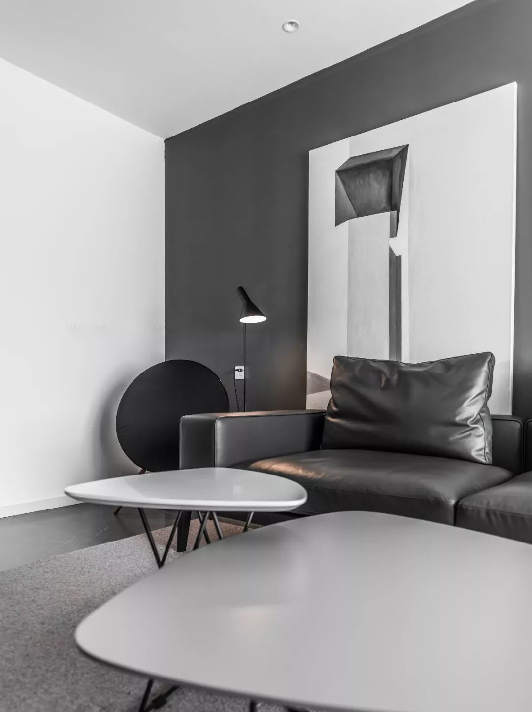 将黑白灰做到极致,展现最美的极简-23