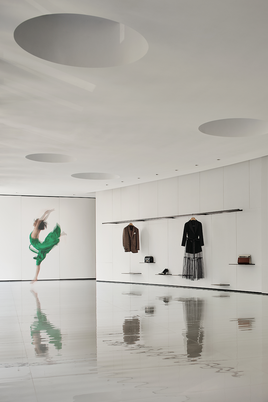 极简服装店设计，一个空的空间即空的舞台-3