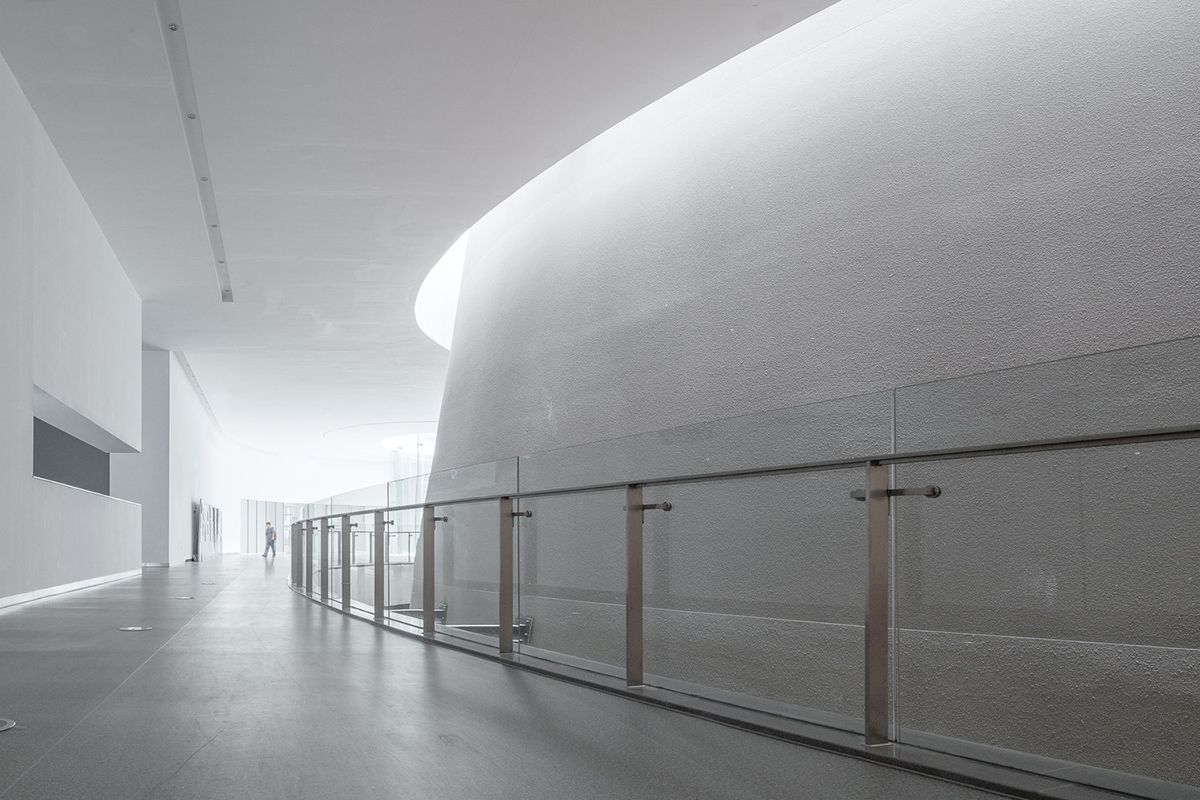 南京路和平纪念碑-23