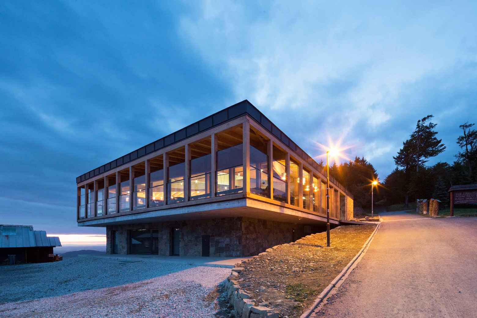 Výstupní stanice lanové dráhy na Pustevnách – Mrva.net-11