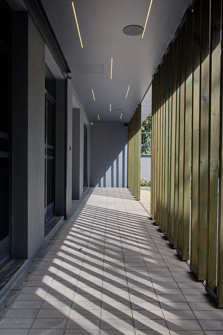 废弃建筑变身高效办公空间-16