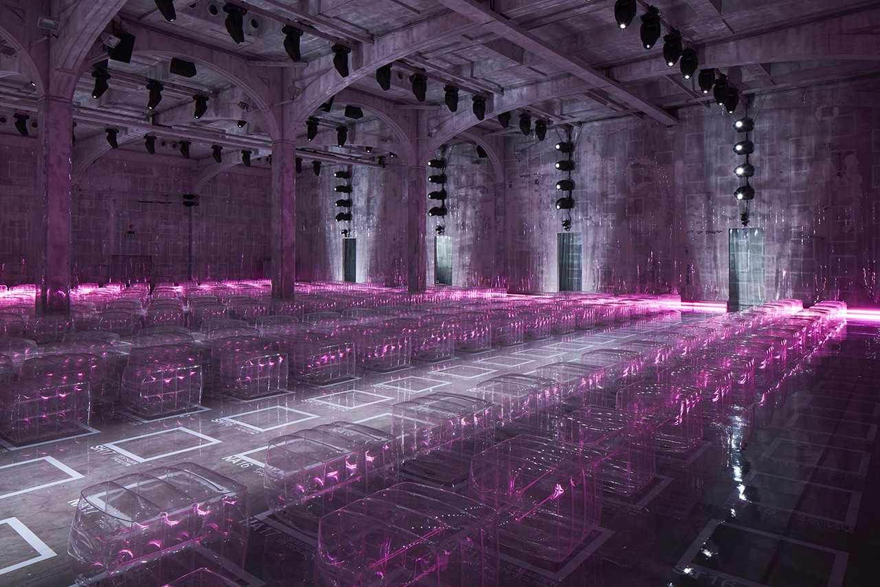 AMO新作 笛卡尔式空间——PRADA 2019春夏男装时装秀-11