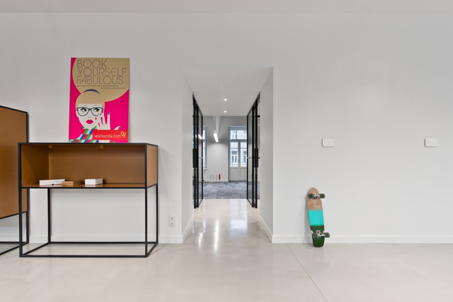 维尔纽斯 Treatwell 办公室,历史建筑中的现代美学空间-32