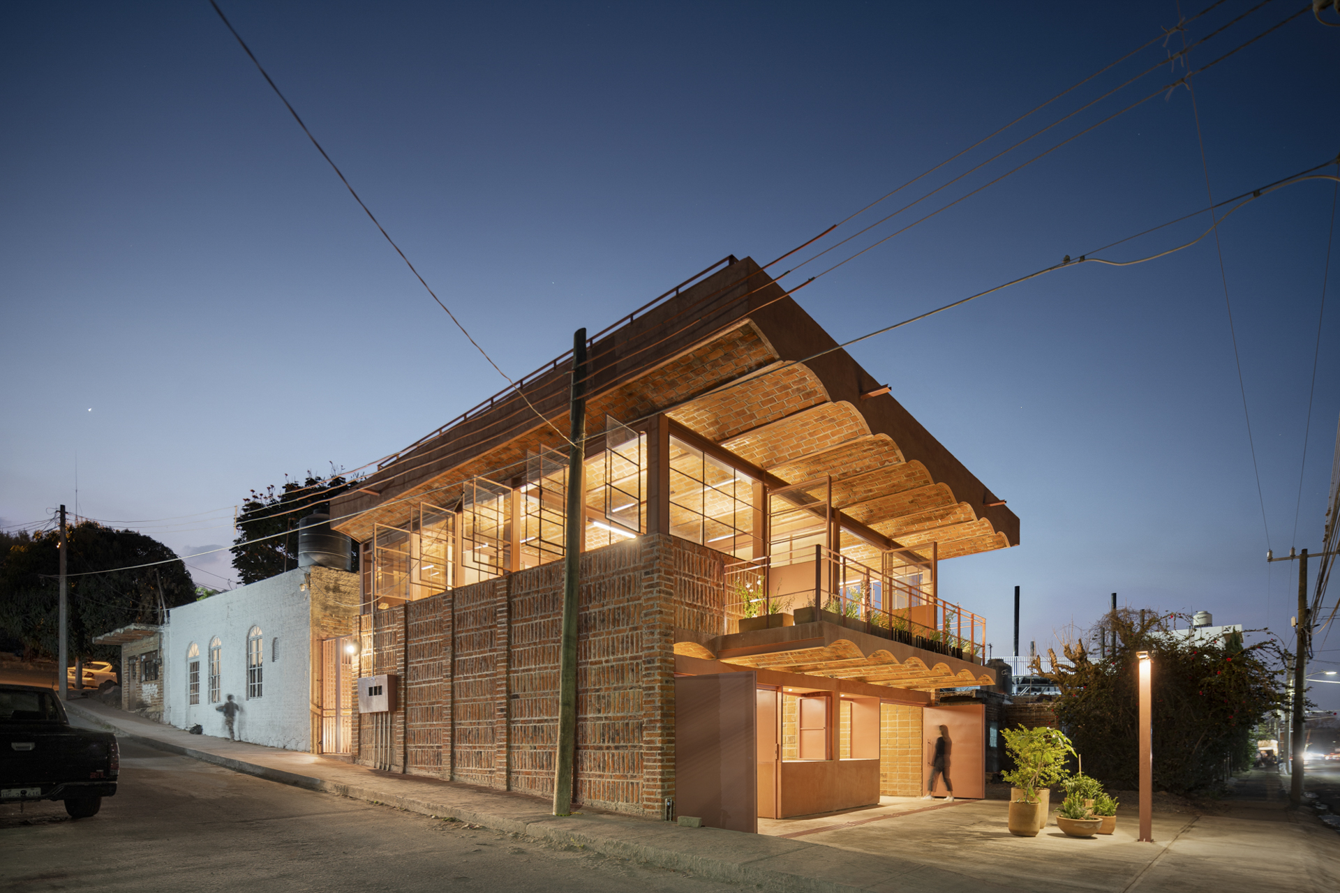 Gemeindezentrum EI Salitre in Mexiko von Omar Vergara Taller-13