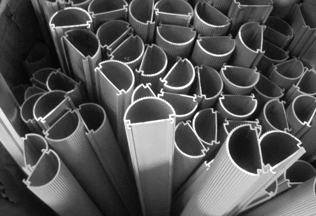 嘈杂基地环境下如何设计出清雅的办公空间？这个项目给你最好的答案-24